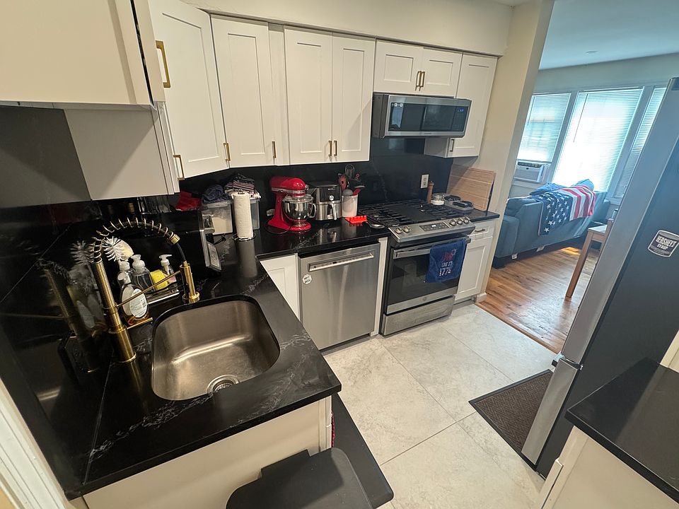 1st image of 74 Lawrence St #C