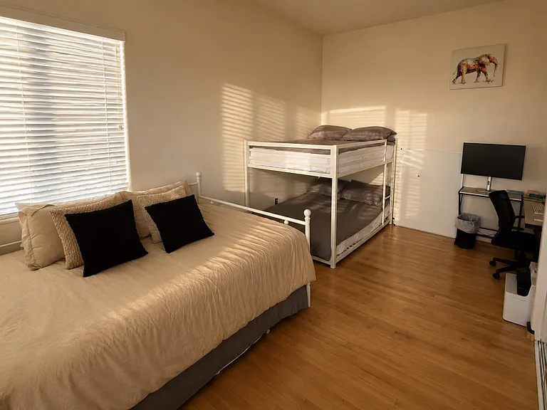 4350 Alta Mira Dr — Photo 44