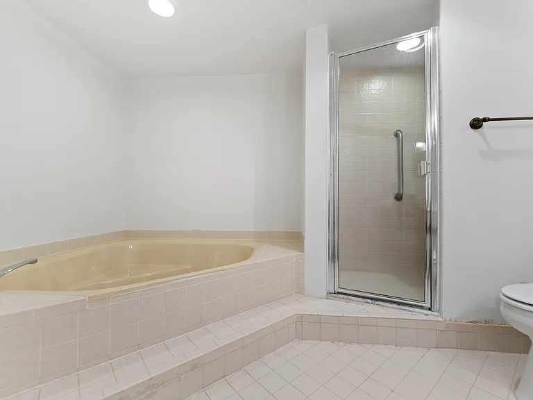 7507 La Paz Blvd #407 — Photo 15