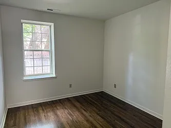 Flying Hills Apartments — Photo 27