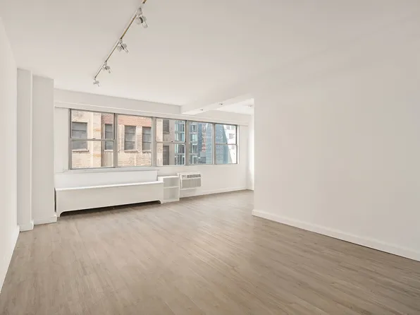 430 West 34th Street image 1 of 8