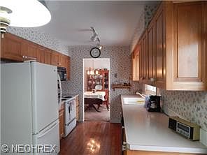 5th image of 3833 Kenwood Dr