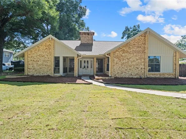 562 Vaughn Dr N, Satsuma, AL 36572
