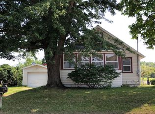 255 Ackerson Lake Dr, Jackson, MI 49201