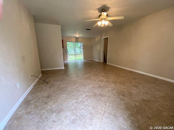 5th image of 3821 SE 18th Ave