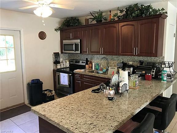 3rd image of 1215 Biscayne Dr