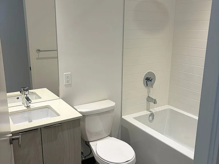 448 Burnhamthorpe Rd W #4001 — Photo 5
