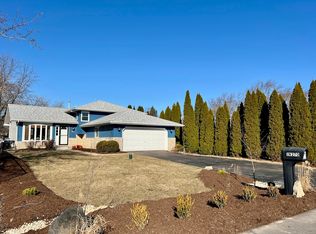 1N270 Ellis Ave, Carol Stream, IL 60188