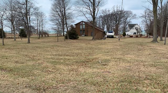 1st image of Beachview Dr