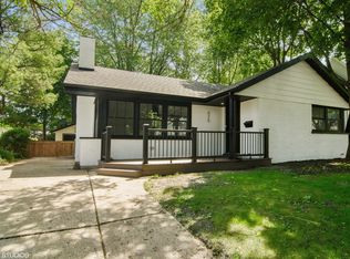 525 Prairie Ave, Barrington, IL