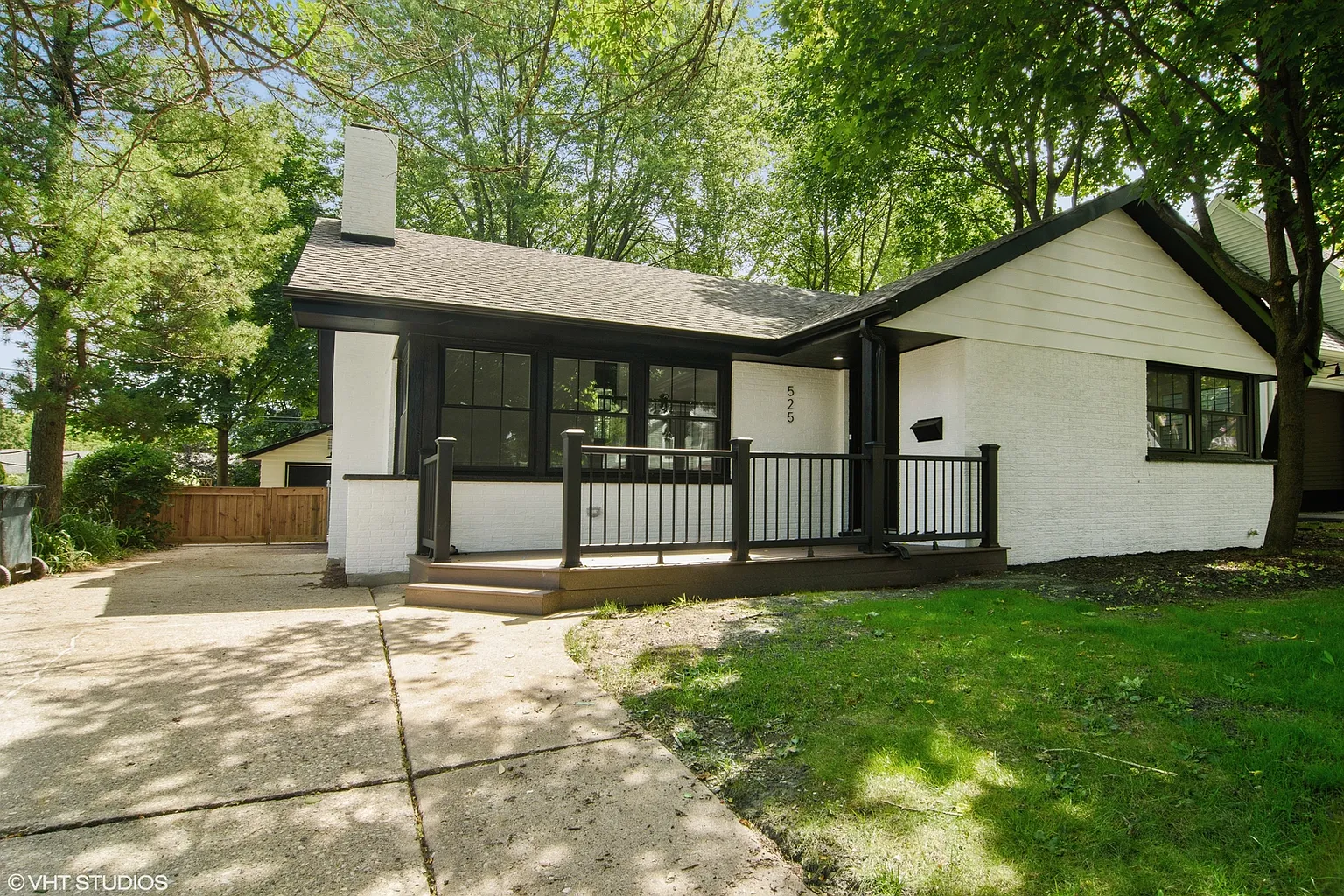 525 Prairie Ave photo 1