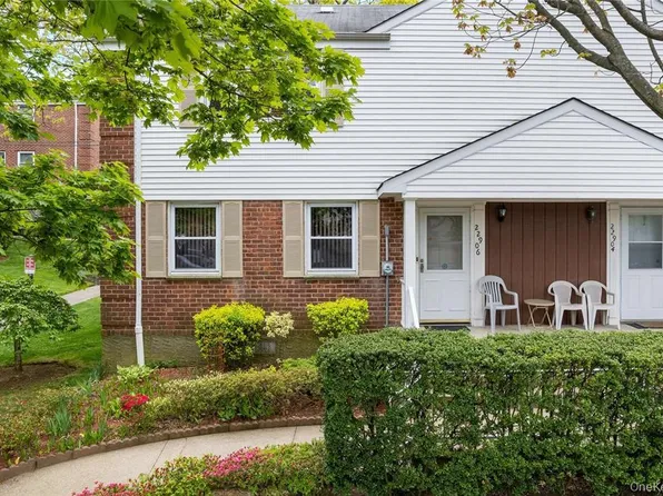 229-06 69th Avenue #39, Oakland Gardens, NY 11364