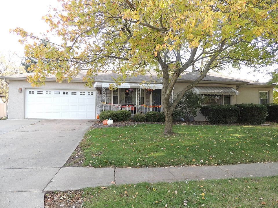 1st image of 620 Hazen Ave