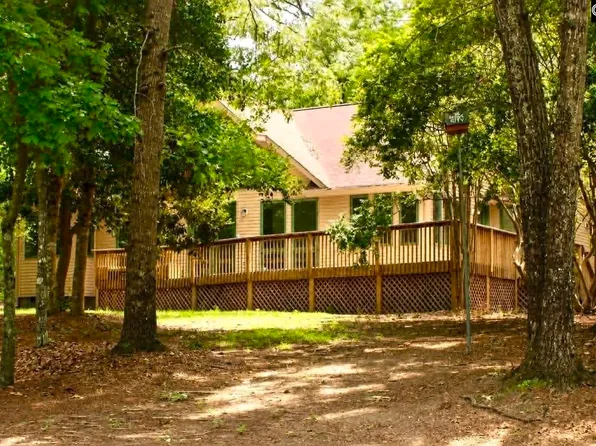 111 Lakeview Rd, Eastover, SC 29044