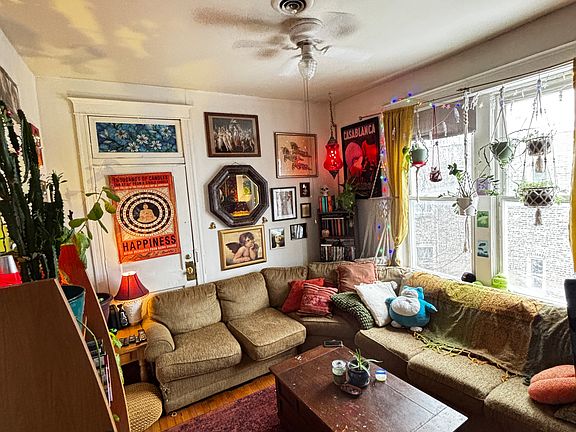 4th image of 1425 N Maplewood Ave APT 3R