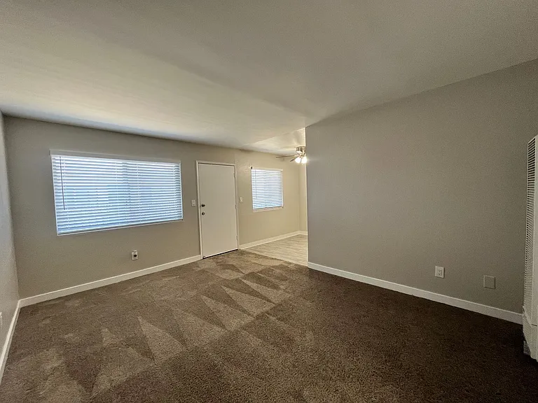 0033 BERRO ASSETS BUILDING — Photo 3