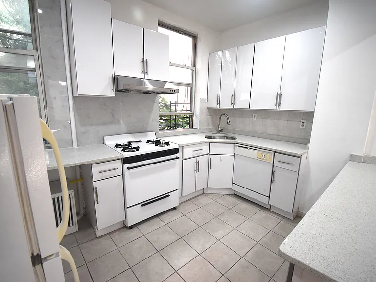 145 Smith St #1 — Photo 1