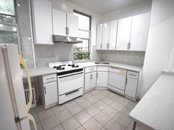 145 Smith Street image 1 of 9