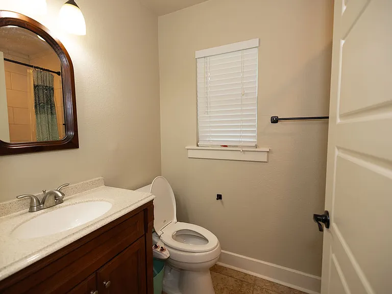231 N Guilford Dr — Photo 15