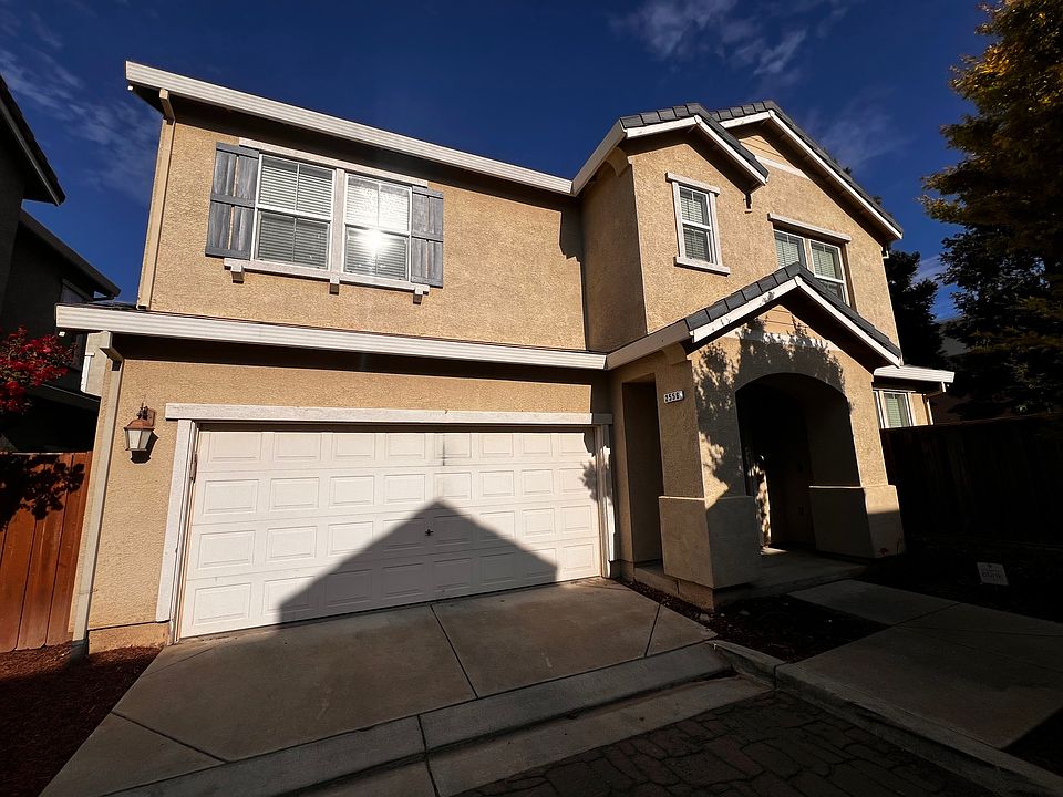 1st image of 2556 Cottage Pointe Dr