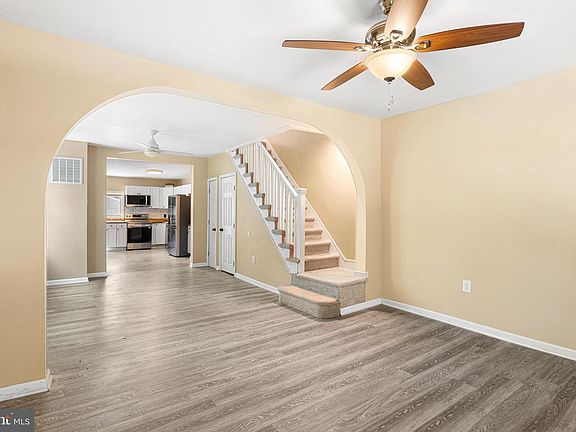 4th image of 511 Vine St