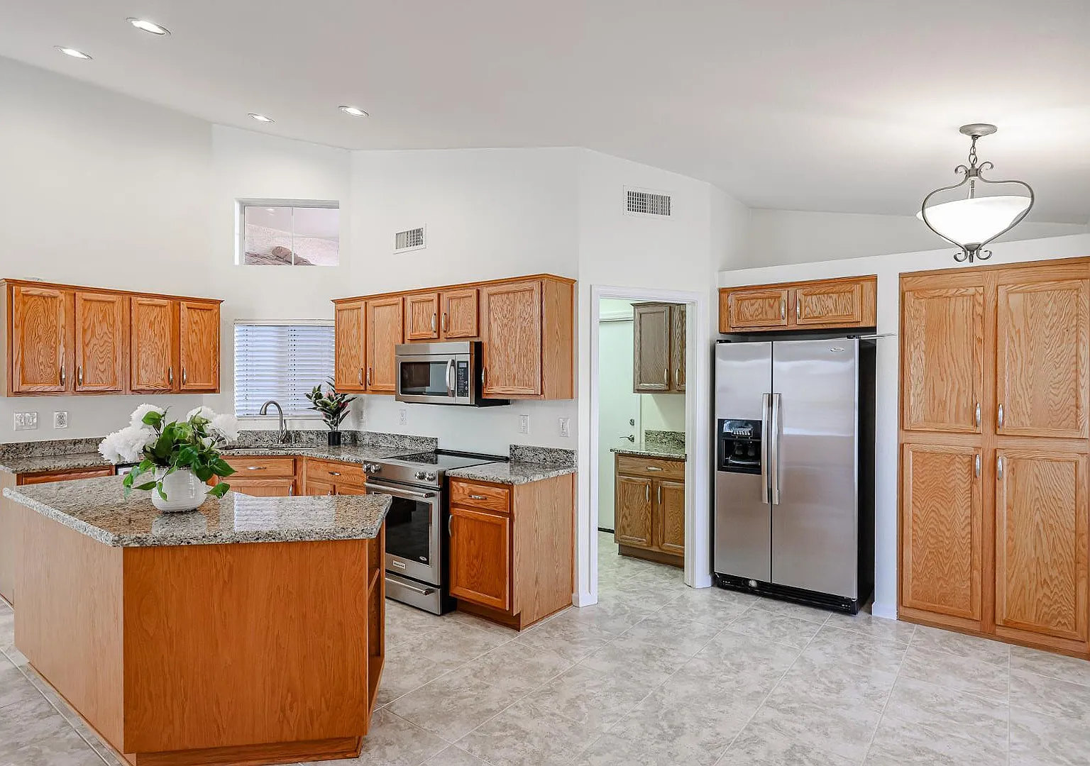2 bed, 2.0 bath, 1641 sqft, $2,500 — Photo 4