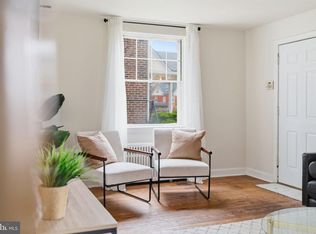 725 Irvington Pl, Chester, PA 19013