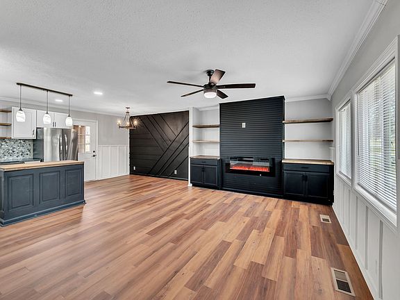 3rd image of 3047 Richmond Hill Dr