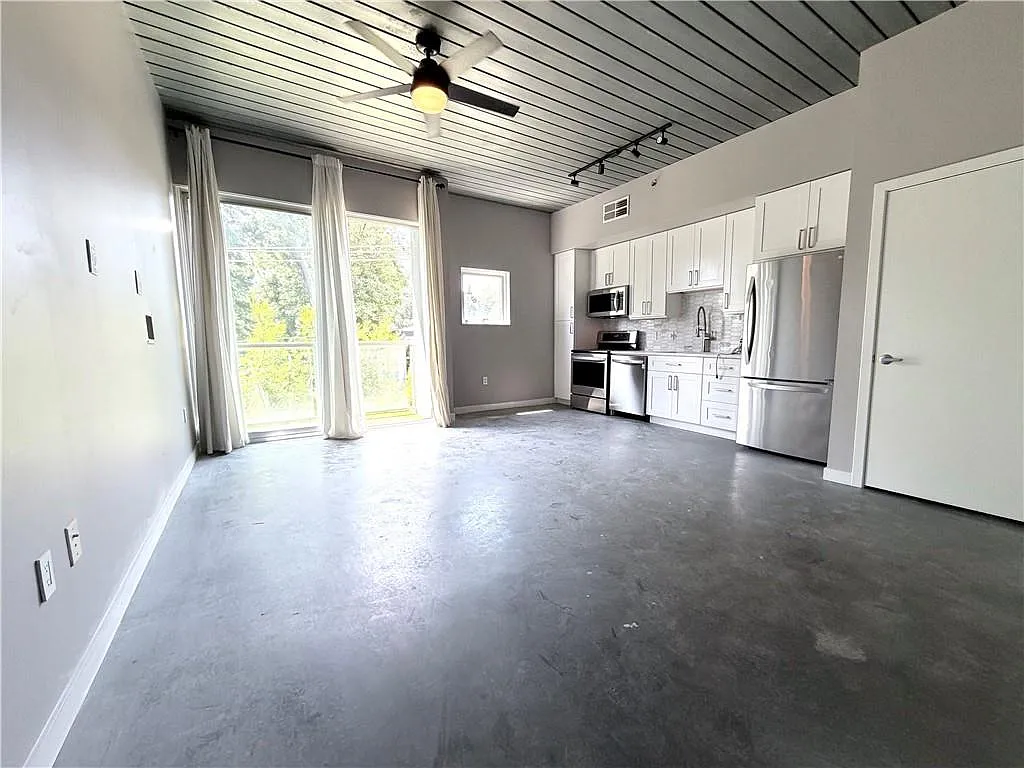 1 bed, 1.0 bath, 722 sqft, $1,750 — Photo 1