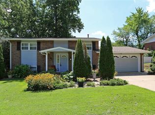 114 Wildwood Ct, Saint Charles, MO