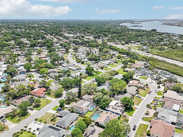 8083 Bayhaven Dr — Photo 39
