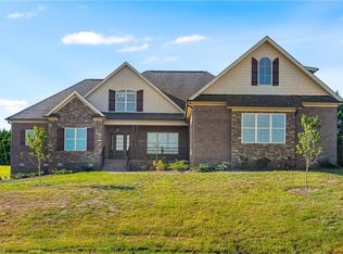 8312 Hunters Dr, Greensboro, NC 27455