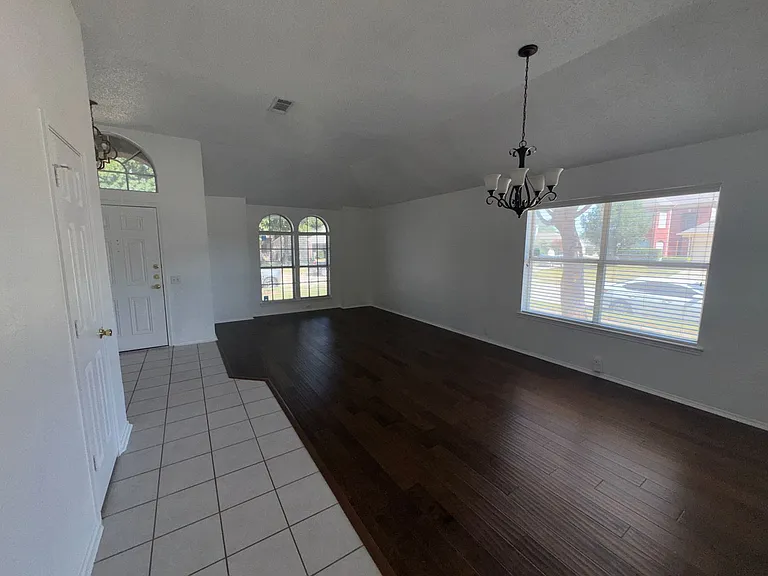 1128 Marshall Dr — Photo 44