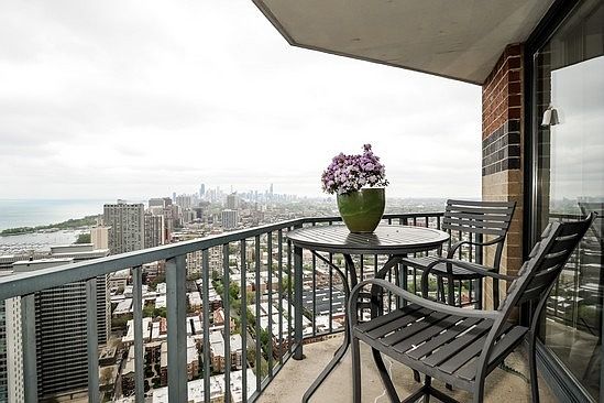 4th image of 3660 N Lake Shore Dr APT 4403