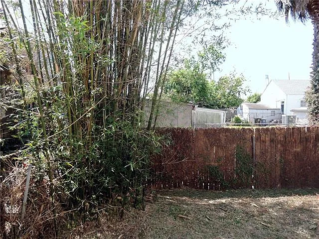 5220 Annunciation St — Photo 18