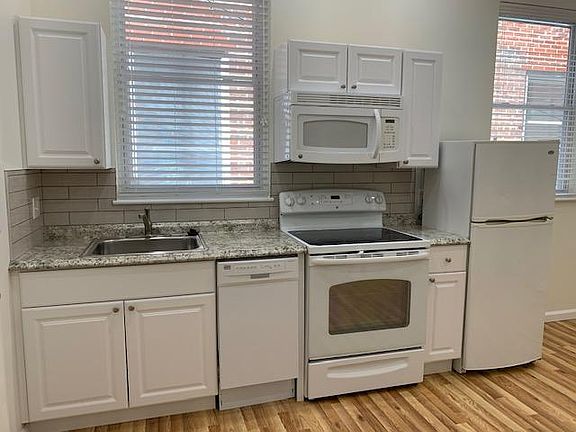 Kitchen showing Tile Backsplash