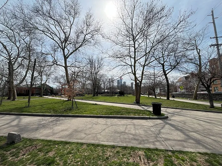 124 Hopkins Ave — Photo 29