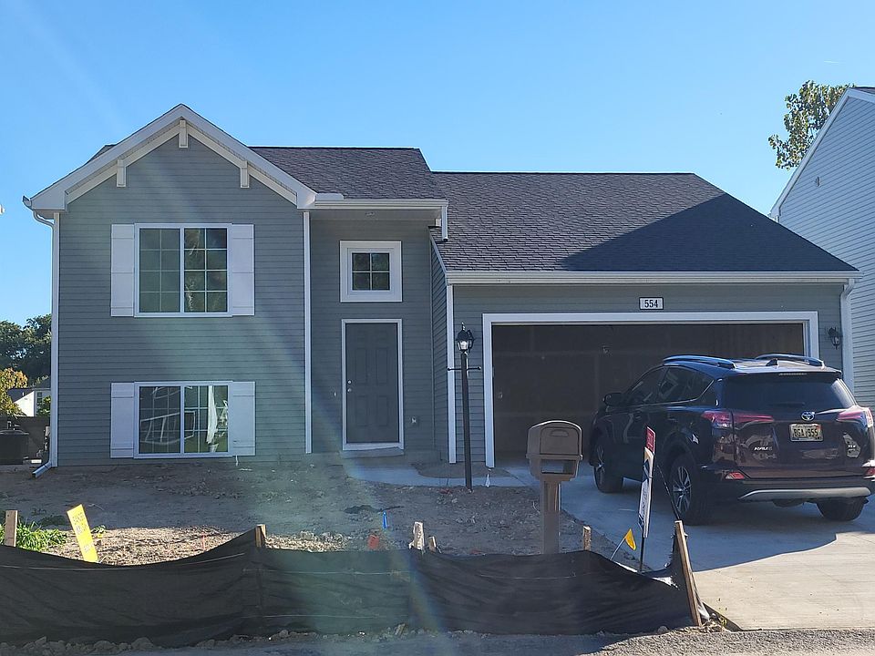 2nd image of 554 N Cygnet Lake Dr