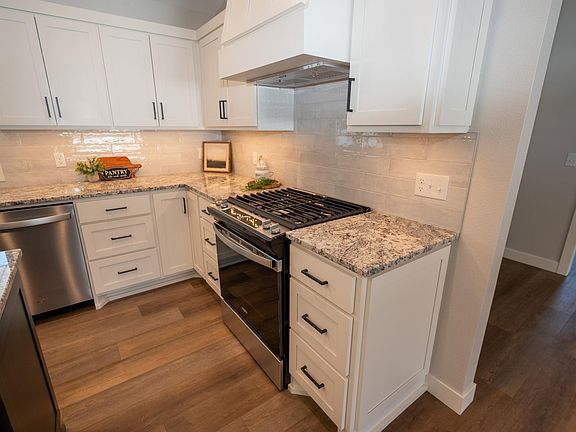 4th image of 29838 Ranchette Dr