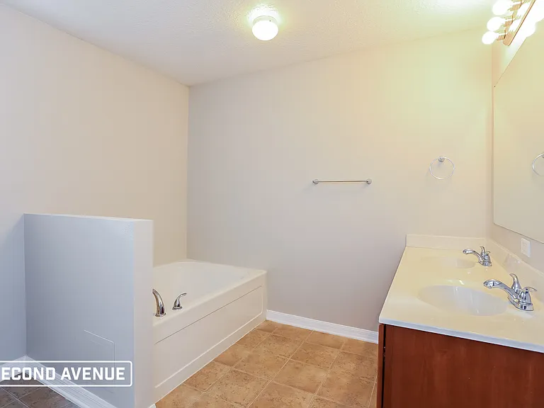 9321 Caracara Dr — Photo 13