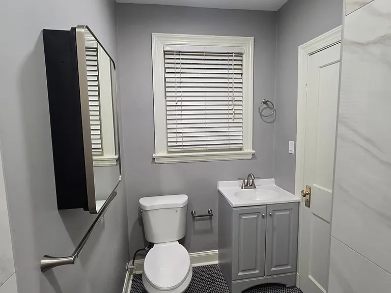 431 N Evergreen St #DOWNSTAIRS — Photo 22