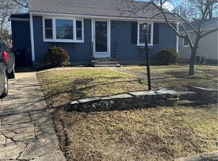48 Villa Ave, Warwick, RI 02886