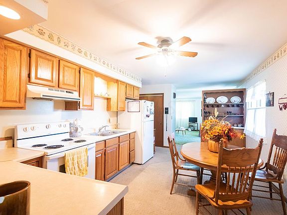 4th image of 304 Andover Dr