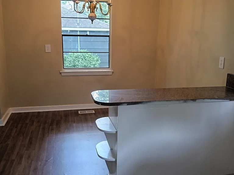 1648 Mims St SW — Photo 5