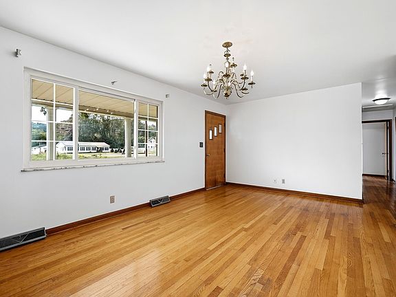 4th image of 18 Cavill Creek Rd