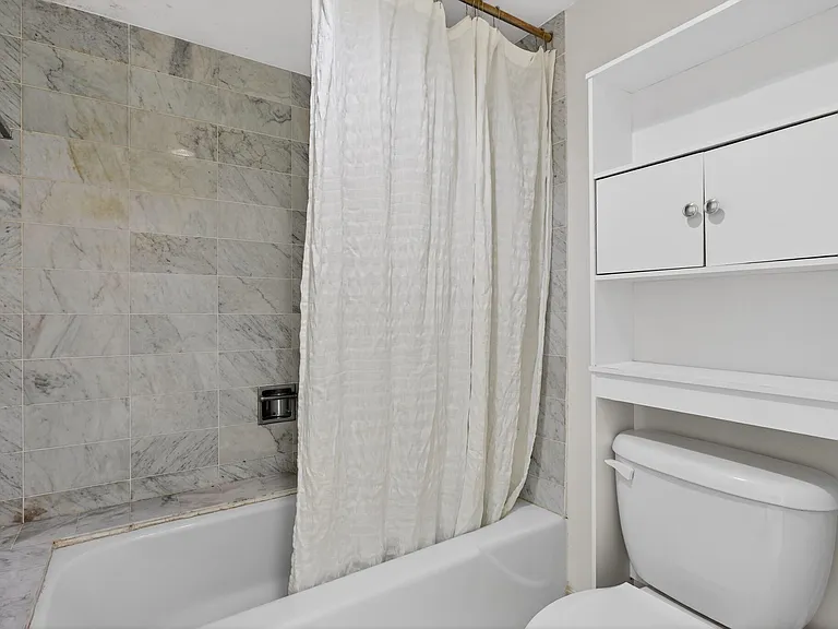 1147 Hillsboro Mile #908 — Photo 21
