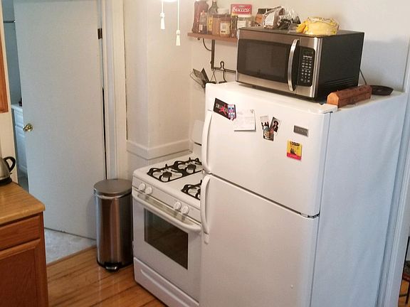 5th image of 2025 W Shakespeare Ave #Coach