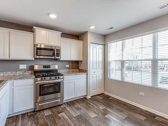 5th image of 1404 Lakeridge Ct