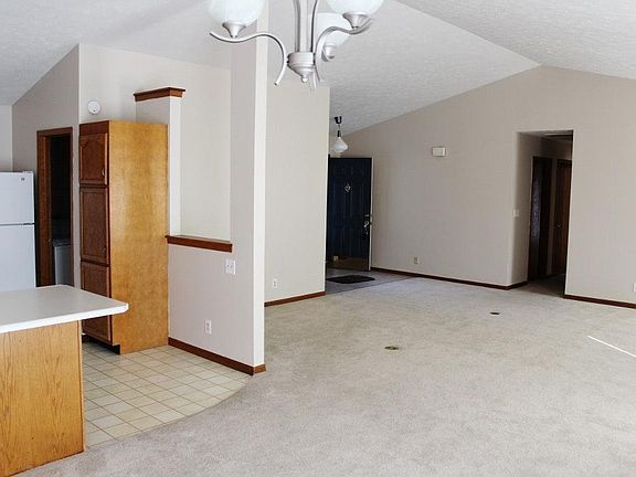 3rd image of 3229 Sherwood Dr S