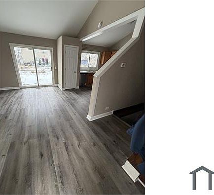 4th image of 30W120 Lindenwood Dr